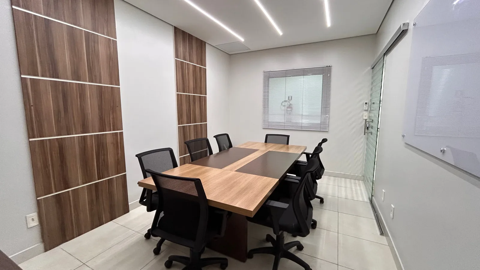 Sala de reunião da Smart Offices em Manaus